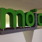 Mojo - Logo aus lackiertem Styropor