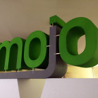Mojo - Logo aus lackiertem Styropor